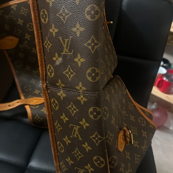 Louis Vuitton Gibeciere GM shoulder bag monogram. - Picture 5 of 9